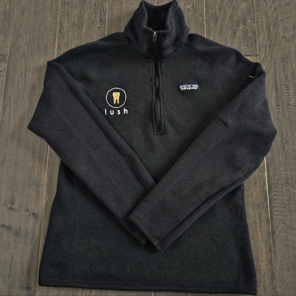Patagonia Women's 1/4 Zip Black Pullover sz small - Picture 7 of 7